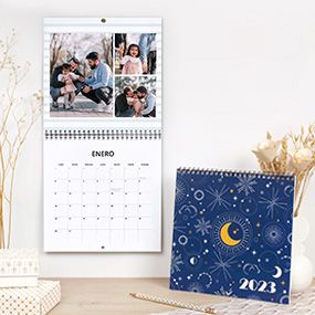 Calendario mural cuadrado
